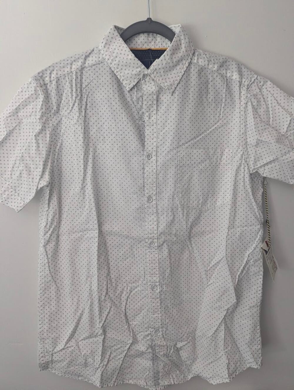 Rugby University Men’s Medium Button Up Shirt White Patterned Short Sleeve NWT